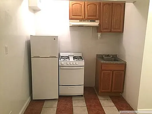 Rented by Reeves Real Estate Group Inc | media 16