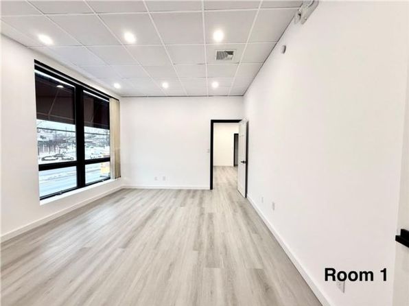 1186 Hylan Blvd Suite 2