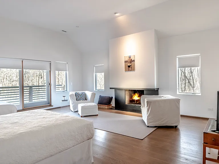 500 Old Sag Harbor Rd — Photo 19