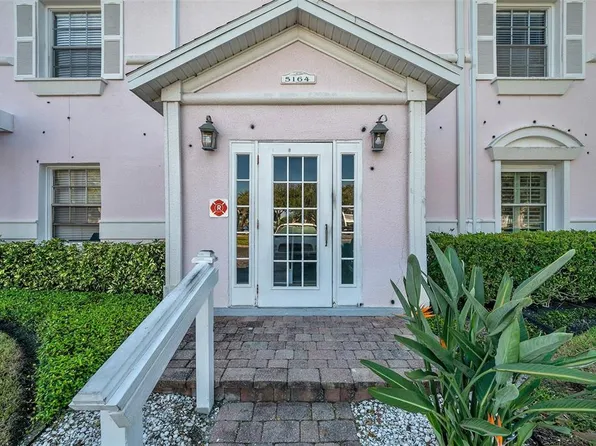 5164 Beach Dr SE APT D, Saint Petersburg, FL 33705