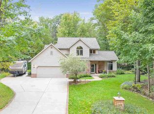 6241 Vanwood Ln, Luxemburg, WI 54217