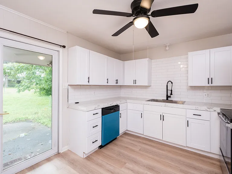 6915 Bluebird Dr — Photo 18