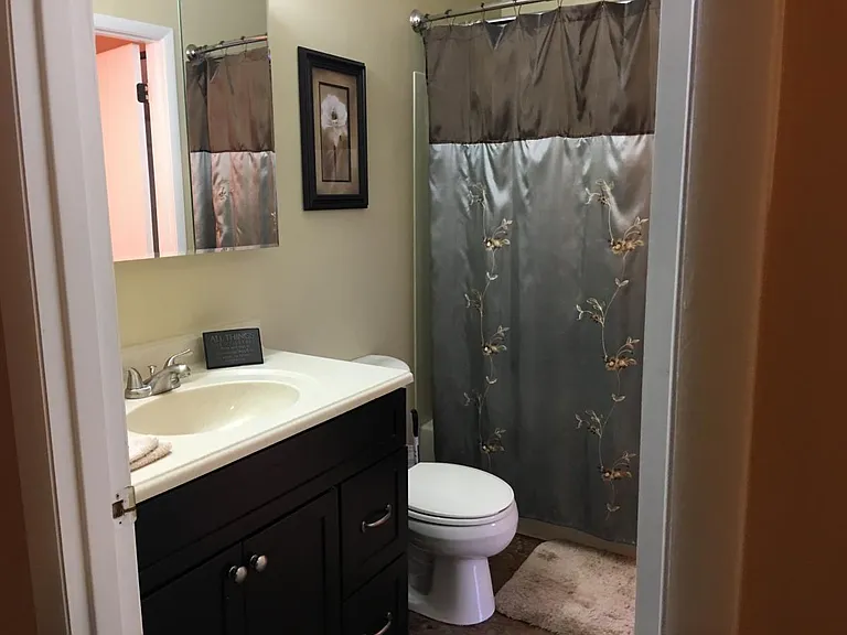 225 Woodhaven Dr — Photo 3
