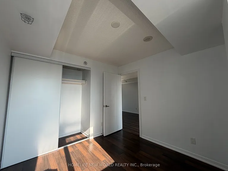 20 Joe Shuster Way #1017 — Photo 11