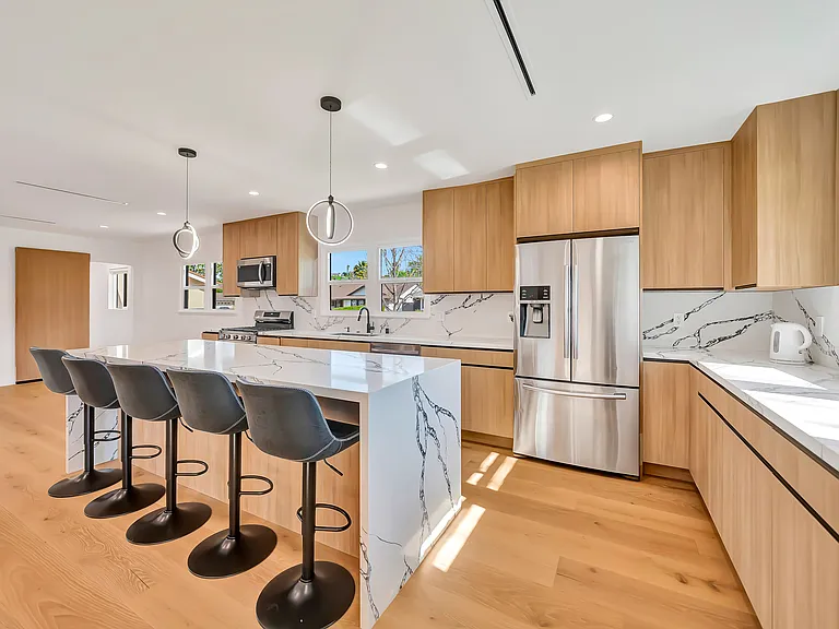 23635 Marylee St — Photo 39