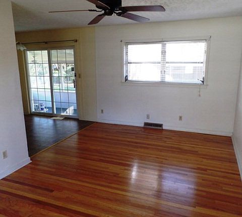 3rd image of 383 Timbers Dr
