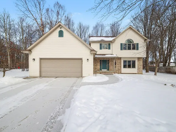 2617 Hearthstone Cir, Midland, MI 48642