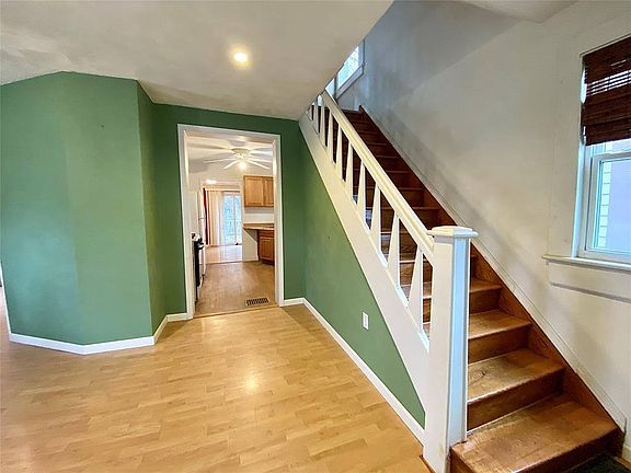 3rd image of 38 Camden St