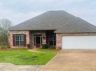 111 Choctaw Bnd, Clinton, MS 39056