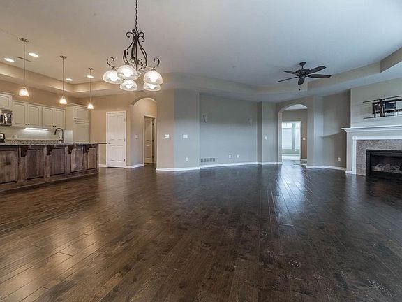 5th image of 4011 Coventry Ln