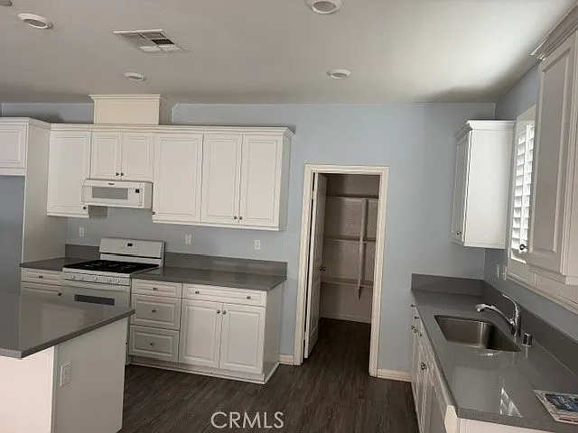 3 bed, 1557 sqft, $3,250 — Photo 3