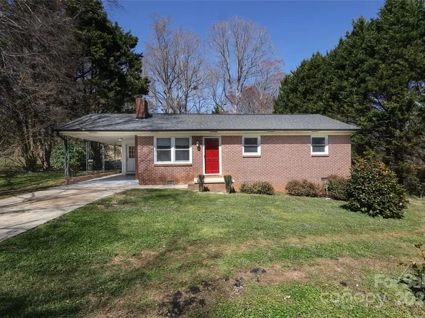 107 Stanford Dr, Stanley, NC 28164