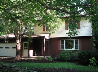 7048 Pine Grove Dr, Hubbard, OH 44425