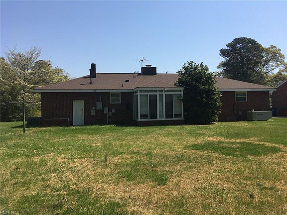5th image of 3212 Camellia Dr