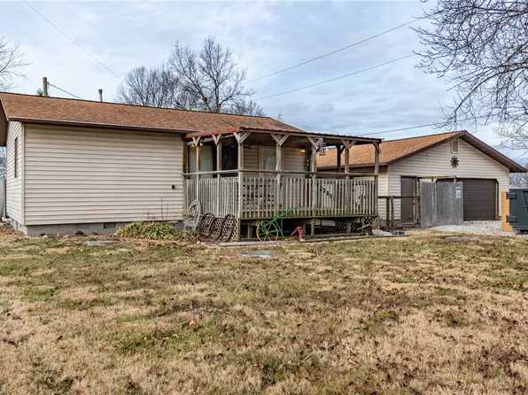 2029 N 740th St, Vandalia, IL 62471