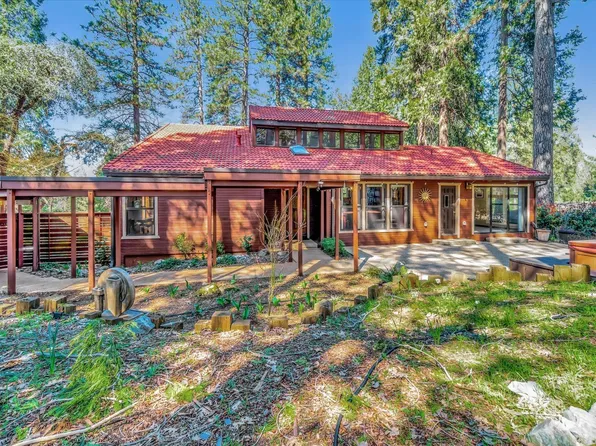 11207 Marjon Dr, Nevada City, CA 95959