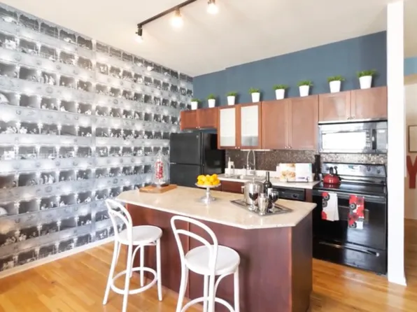 306 S Plymouth Ct, Chicago, IL 60604