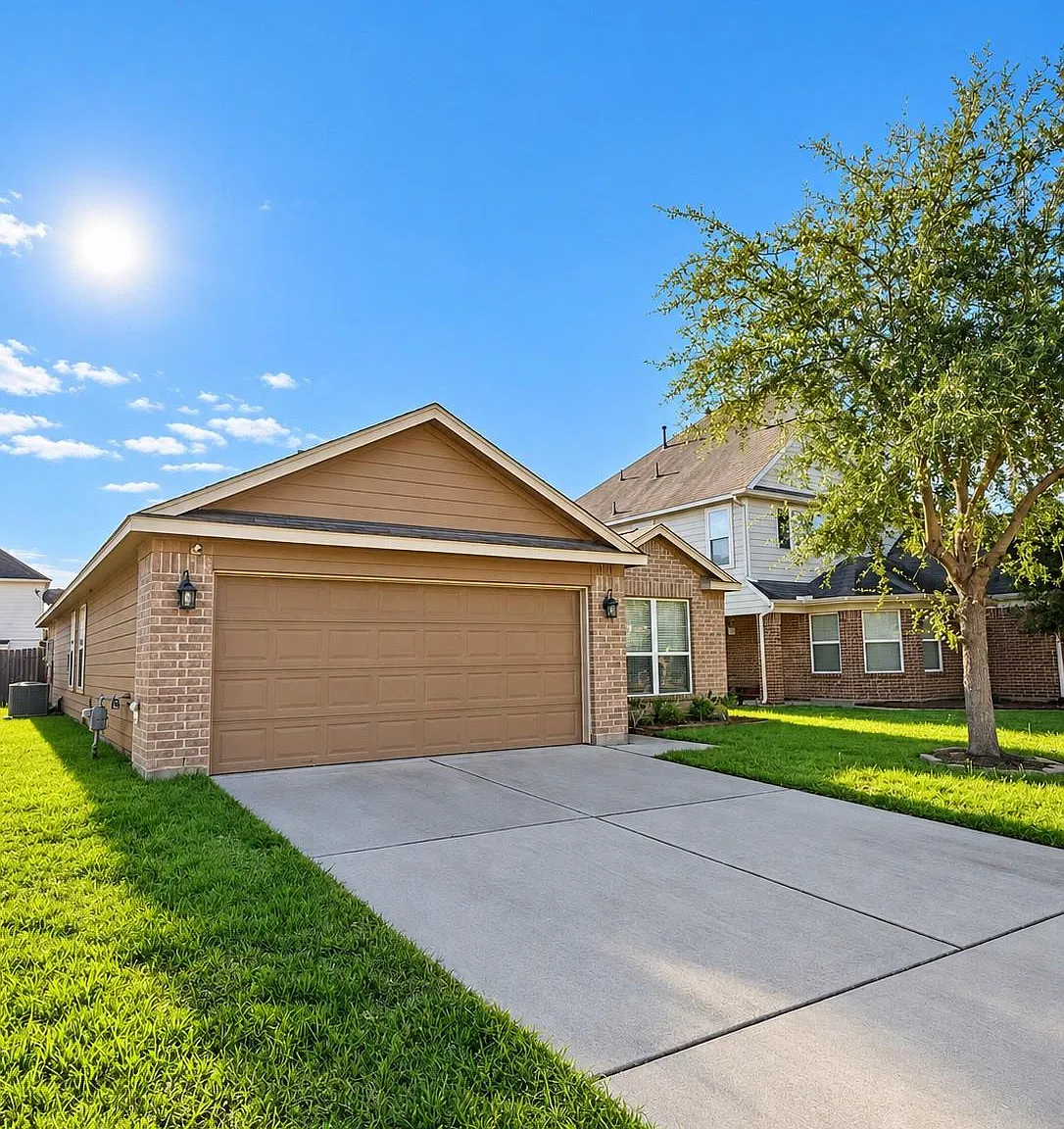 3 bed, 2.0 bath, 1756 sqft, $2,100 — Photo 2