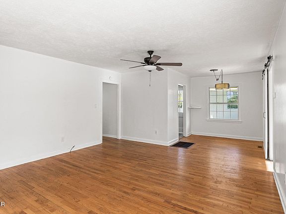 4th image of 518 Akers St