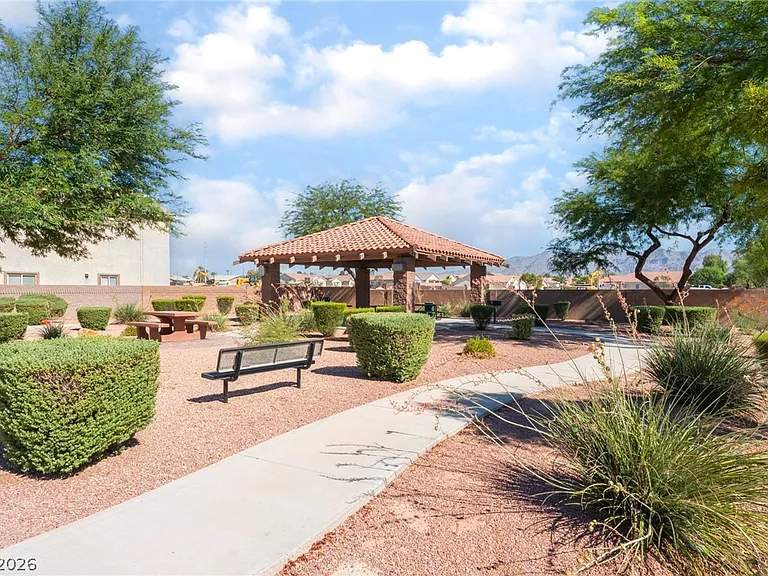 32 Rosa Rosales Ct — Photo 22