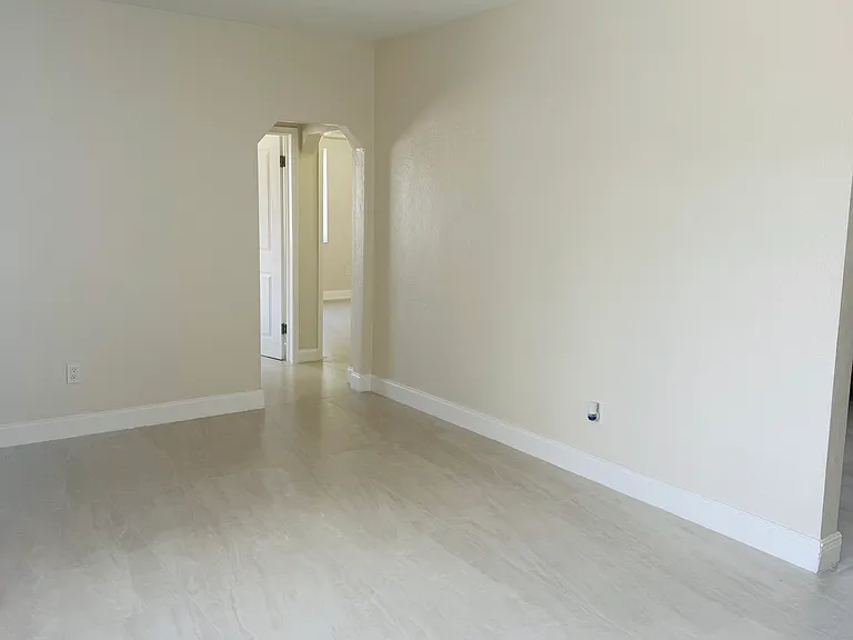 4104 NW 3rd St — Photo 9