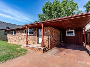 714 S 6th St, Clinton, OK 73601