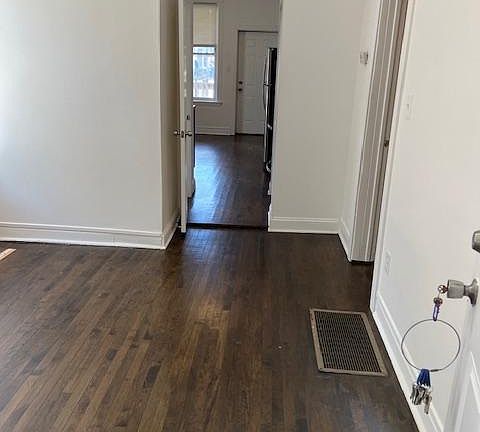2nd image of 4546 S Wood St APT 1R