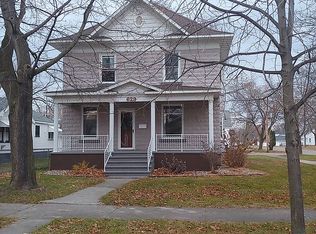 629 S 15th St, Escanaba, MI 49829