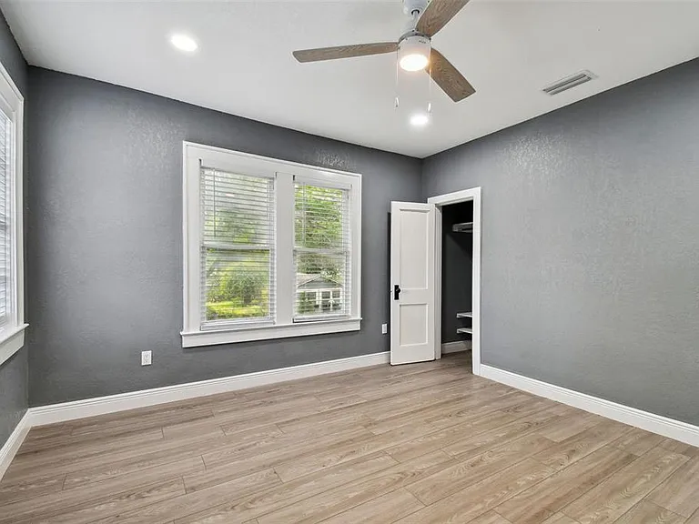 6810 N Navin Ave — Photo 25