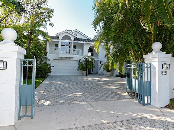 3rd image of 878 Siesta Dr