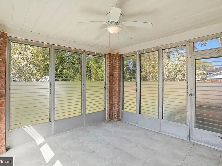 810 Venice Dr — Photo 18