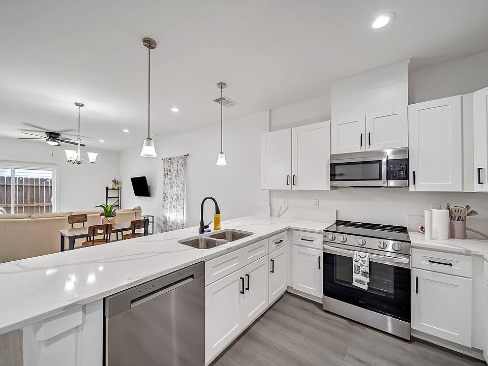 1st image of 4011 King St