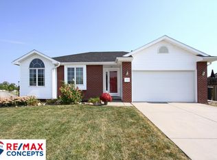 1654 Timber Ridge Rd, Lincoln, NE 68522