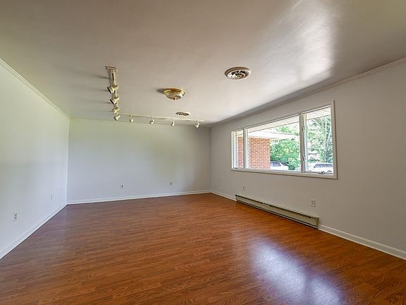 4th image of 1030 State Road 46 E