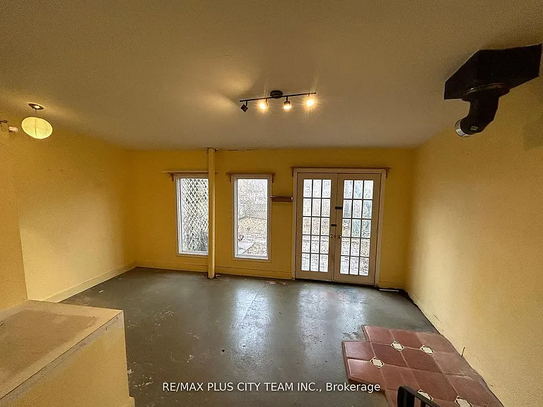 52 Churchill Ave #MAIN — Photo 13