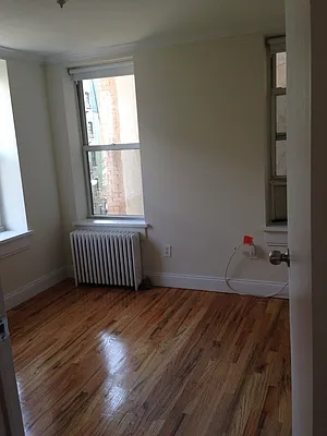 Rented by Warren T Real Estate Corp. | media 14