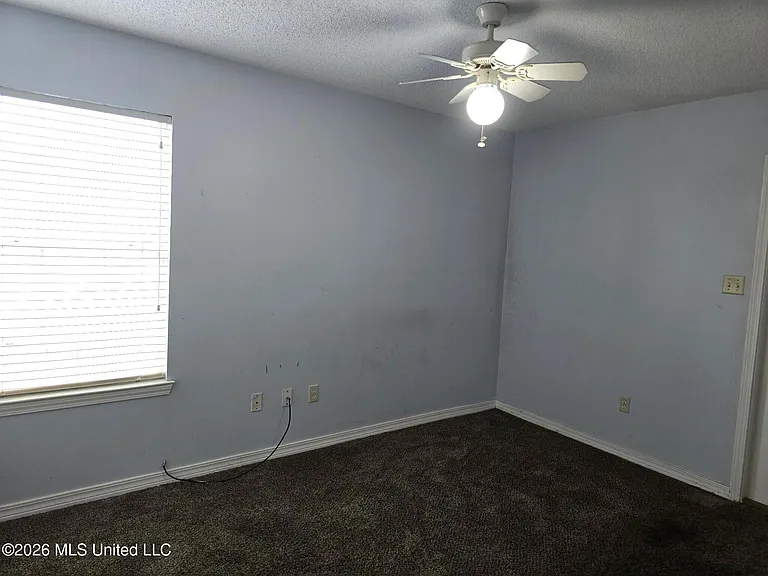13200 Warren Dr — Photo 9