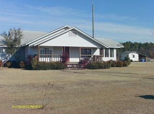 611 Shady Tree Cir, Alapaha, GA 31622