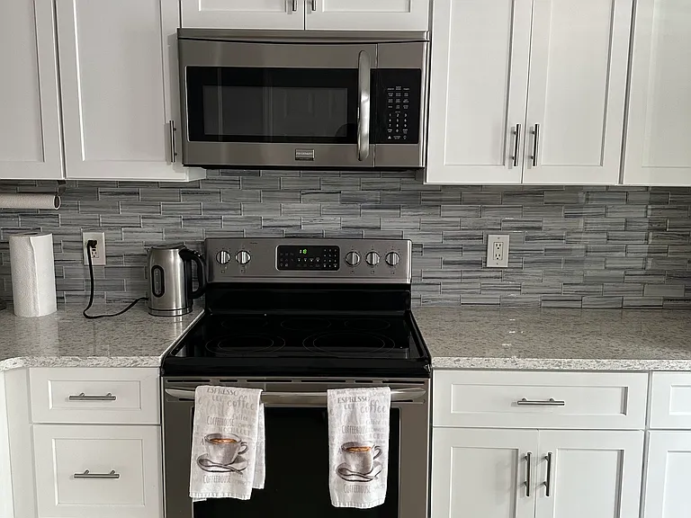 1098 Vineland Pl — Photo 4