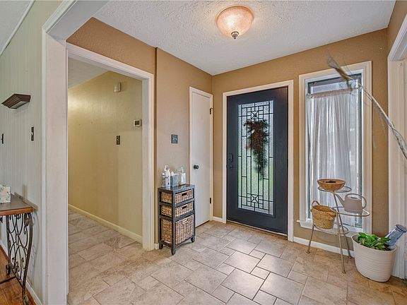 4th image of 2807 Celinda Cir