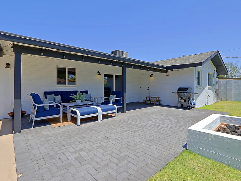 8301 E Meadowbrook Ave — Photo 41