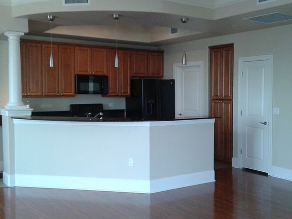 4th image of 275 Bayshore Blvd Unit 904