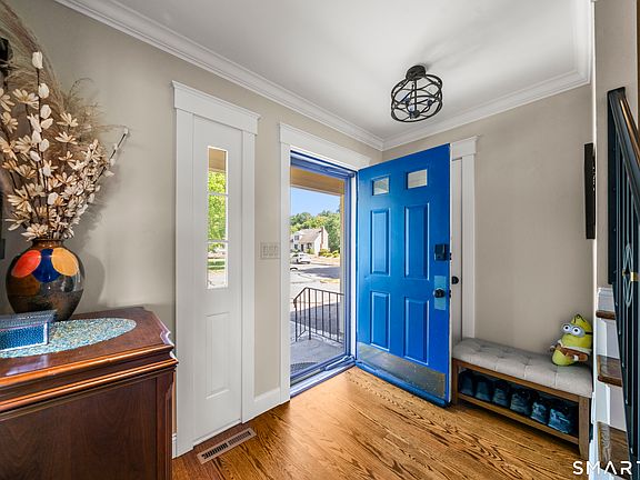5th image of 43 Carriage House #43