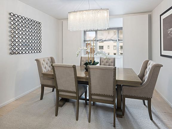 3rd image of 176 E 71st St #8D