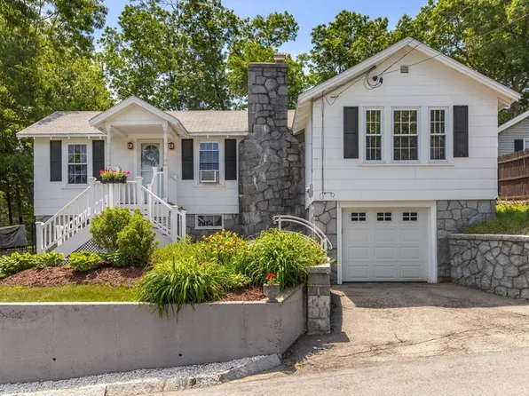 2 Edwards Ave, Westford, MA 01886