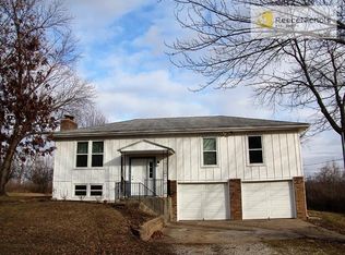 241 S 100th St, Edwardsville, KS 66111