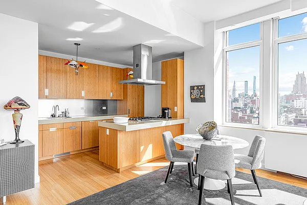 Sold by Compass | media 21