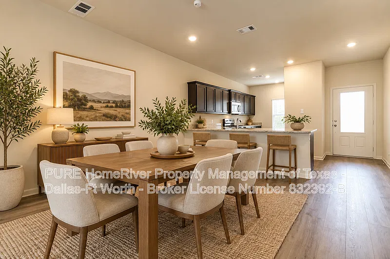 5 bed, 2.5 bath, 2733 sqft, $2,695 — Photo 3