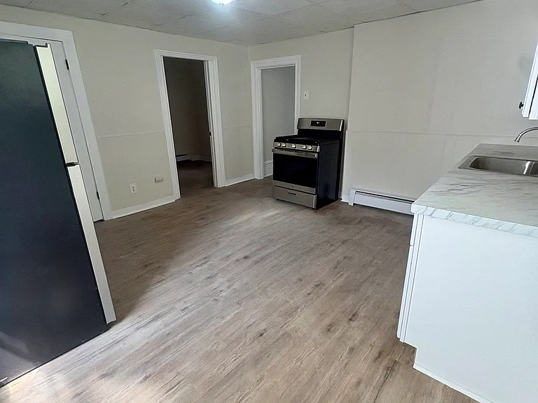 296 Saratoga St #1 — Photo 9
