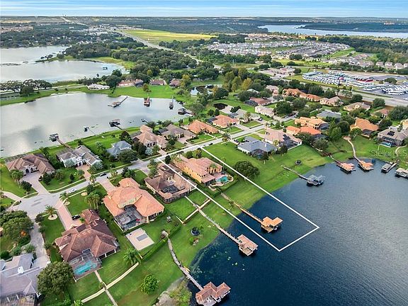 3rd image of 912 Johns Point Dr